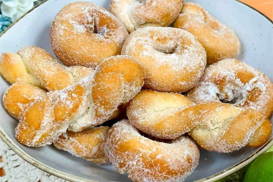 Rosquinha frita um lanchinho doce muito fácil de fazer e que todo mundo vai adorar