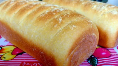 Pão de fubá caseiro, perfeito para comer tomando uma xícara de café